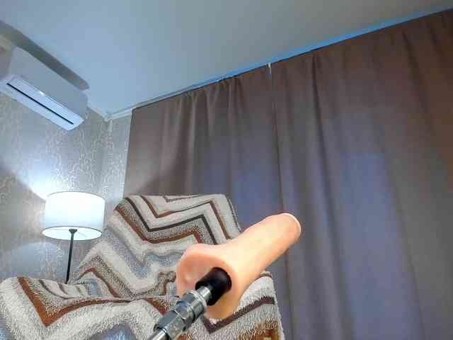 Juicy-Vikki's sex show image