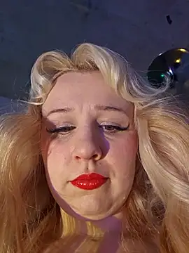 VirginDaisy's sex show image