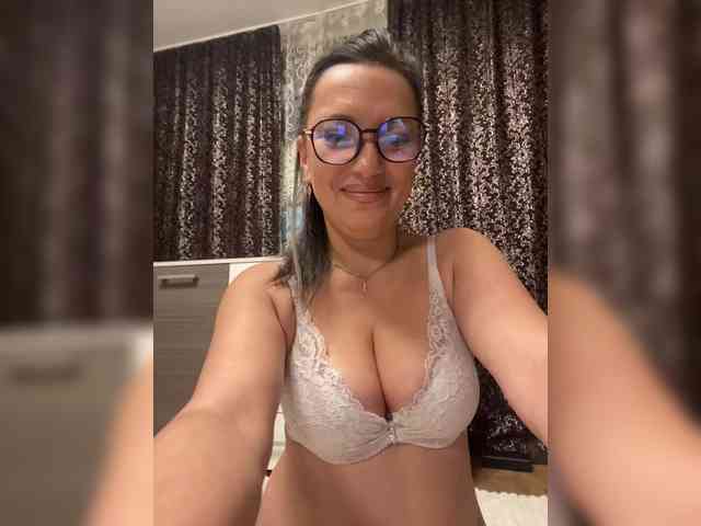 Lalili's sex show image