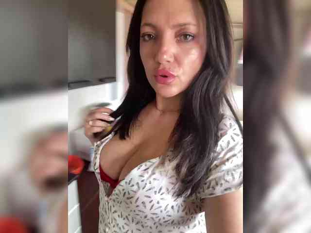 Lalili's sex show image