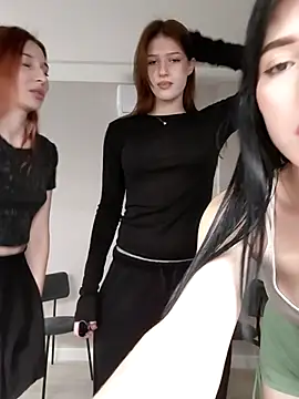 caressyourself's sex show image