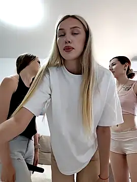 caressyourself's sex show image