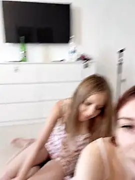 caressyourself's sex show image