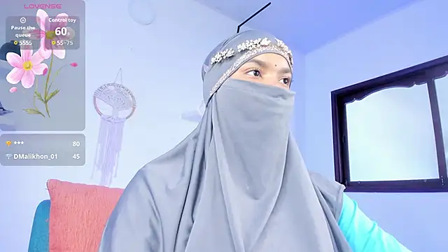 Изображение секс-шоу модели saray_halam Изображение секс-шоу модели saray_halam