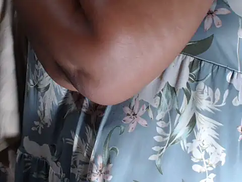 Изображение секс-шоу модели BigHotMatureXx