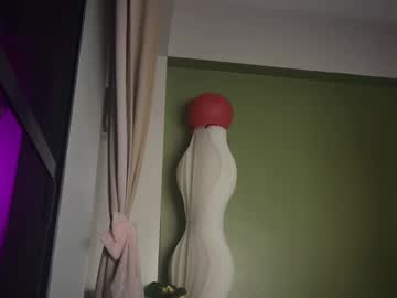 the_emmarouge's sex show image