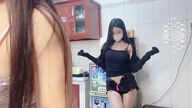LyLy_Office's sex show image