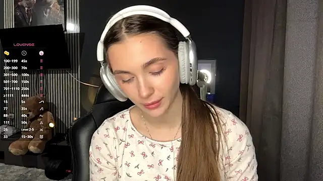 Veluxe's sex show image