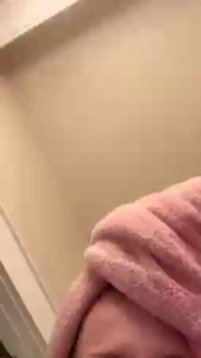 Msfreckles32's sex show image Msfreckles32's sex show image