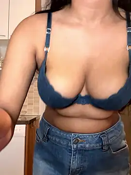 ScarletAss's sex show image