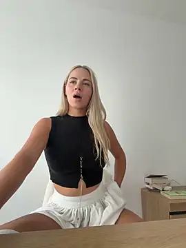 Изображение секс-шоу модели streetdoll