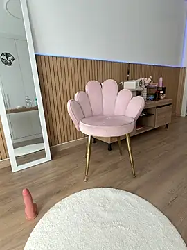 streetdoll's sex show image