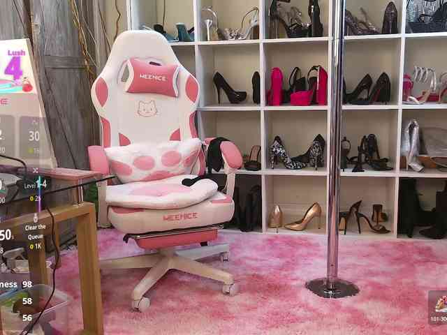 Изображение секс-шоу модели BaditaLuna Изображение секс-шоу модели BaditaLuna