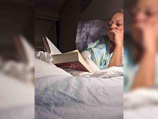 Sexshow-Bild von BaditaLuna Sexshow-Bild von BaditaLuna