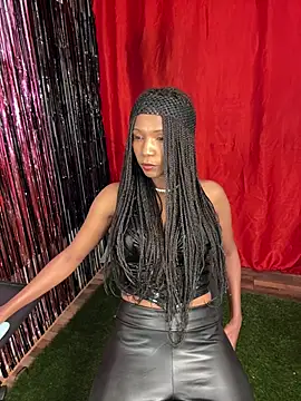 Изображение секс-шоу модели ShantelSexyYoungMilfie