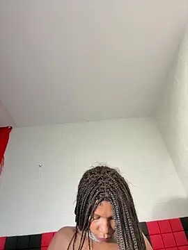 Изображение секс-шоу модели ShantelSexyYoungMilfie