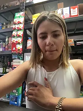 Andrea_19blonde's sex show image Andrea_19blonde's sex show image