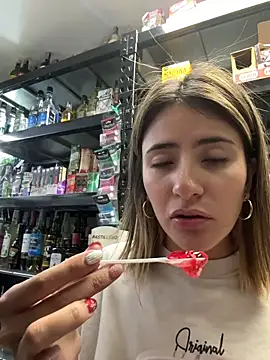 Andrea_19blonde's sex show image Andrea_19blonde's sex show image