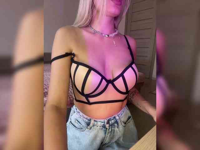 NikaLana's sex show image