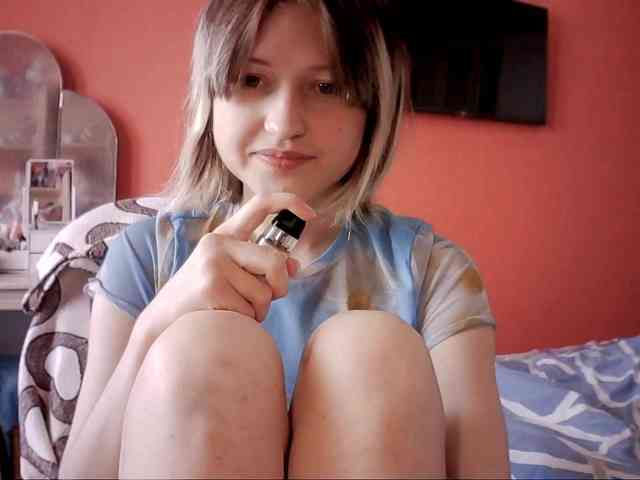 SnowWhiteNika's sex show image