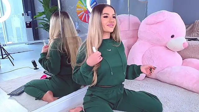 SpoilM3Mor3's sex show image SpoilM3Mor3's sex show image