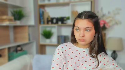 HildredUrive's sex show image