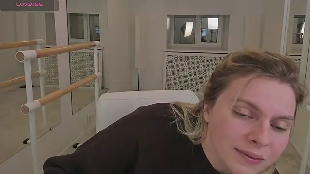 _faptax's sex show image