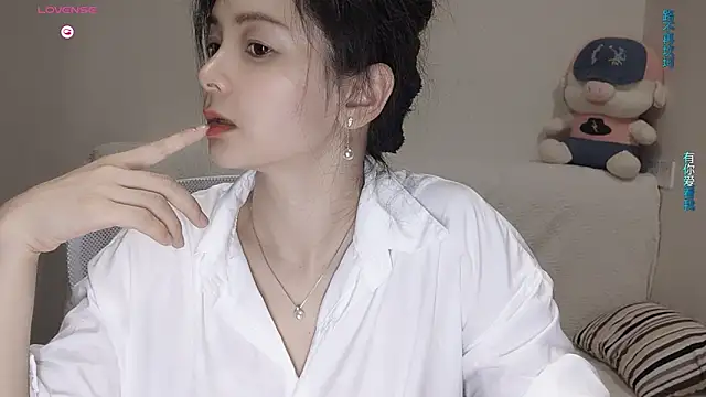-Zara-'s sex show image