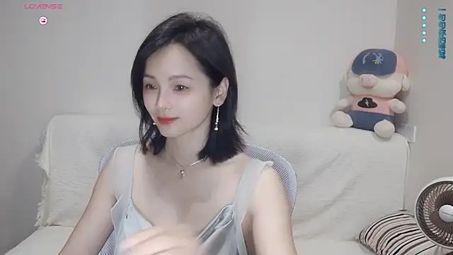 -Zara-'s sex show image