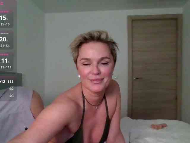 Sexshow-Bild von PleasureWeCouple Sexshow-Bild von PleasureWeCouple