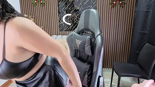 Emy_topless's sex show image Emy_topless's sex show image