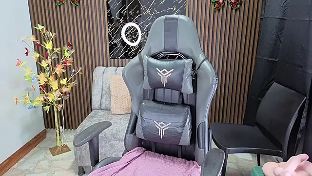 Изображение секс-шоу модели Emy_topless Изображение секс-шоу модели Emy_topless