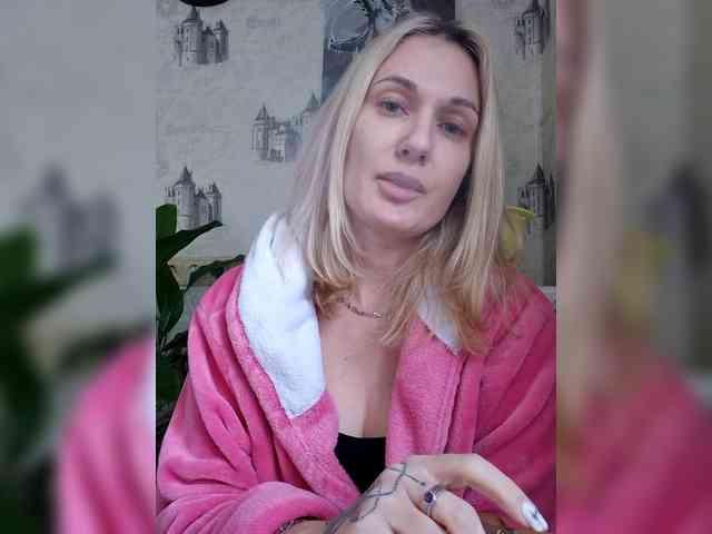 Sexshow-Bild von kykyshe4ka Sexshow-Bild von kykyshe4ka