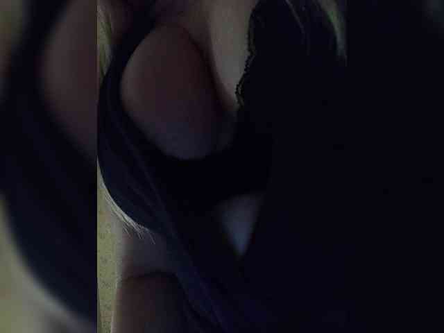 Изображение секс-шоу модели EveHugs