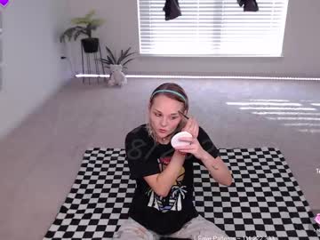 petitebrat's sex show image