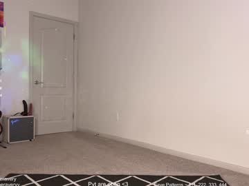 Изображение секс-шоу модели petitebrat Изображение секс-шоу модели petitebrat