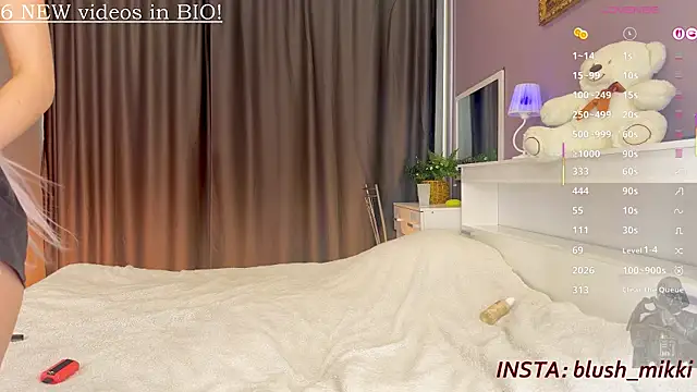 mikkixmeow's sex show image