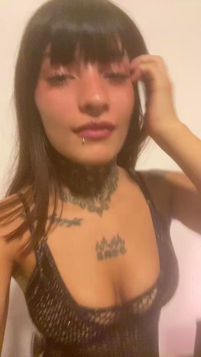 Kendaal's sex show image