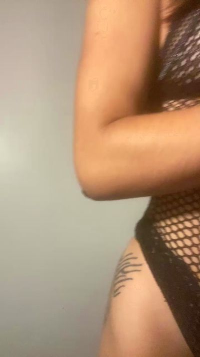 Kendaal's sex show image
