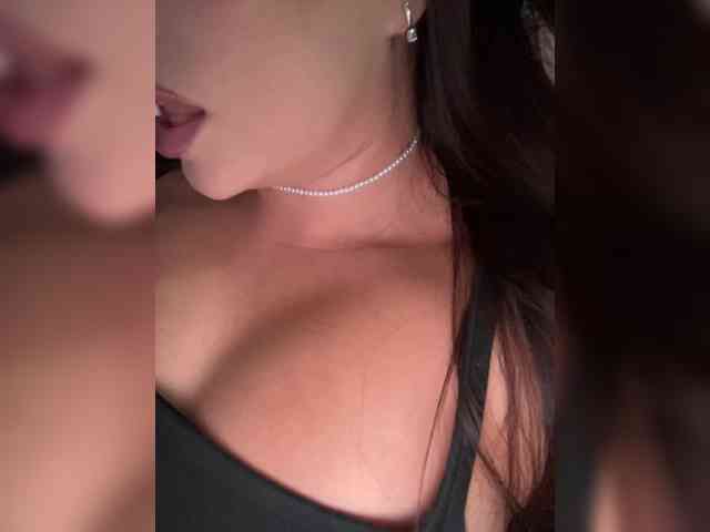 -Hennessy-'s sex show image