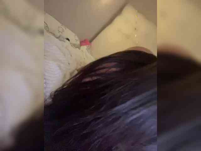 -Hennessy-'s sex show image