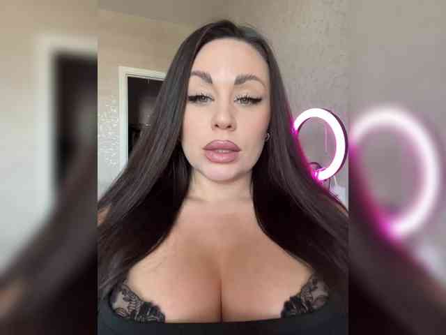 -Hennessy-'s sex show image