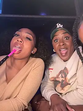 Изображение секс-шоу модели ForbiddenAddictions