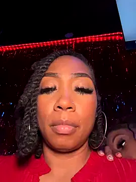 Изображение секс-шоу модели ForbiddenAddictions