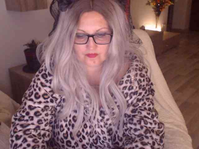 Изображение секс-шоу модели DivineBlond