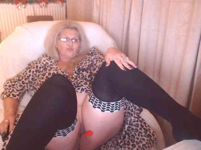 Изображение секс-шоу модели DivineBlond