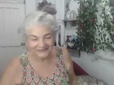 FunnyGrandma's sex show image