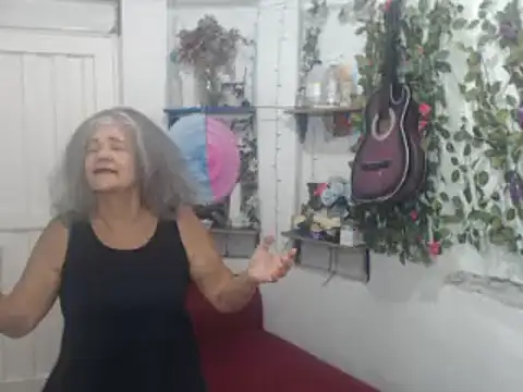 FunnyGrandma's sex show image