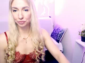 cute_smile_shy's sex show image