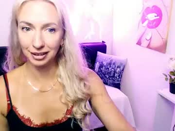 cute_smile_shy's sex show image